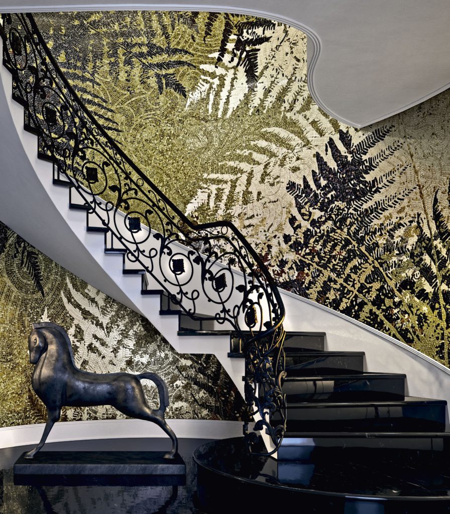 Treppenhaus mit Mosaik