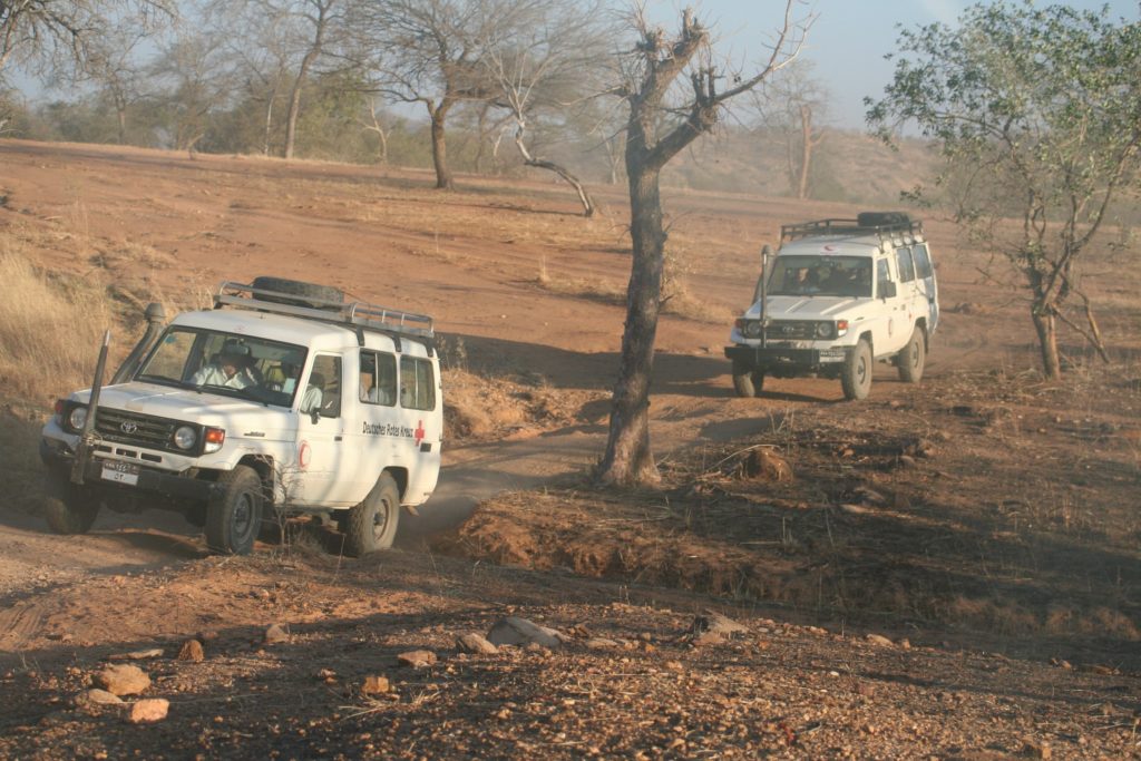 Helfer-Konvoi im Sudan.